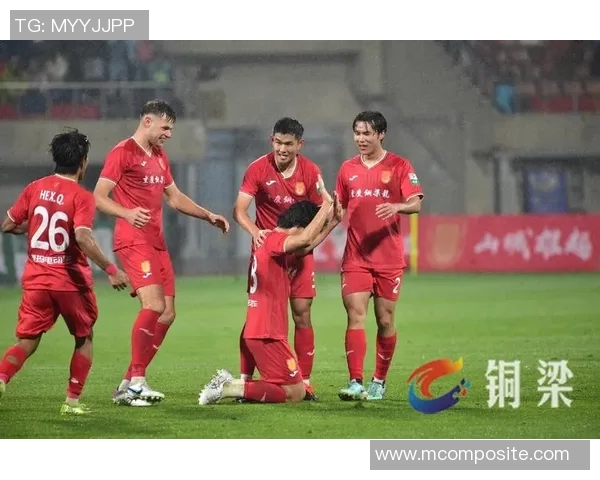 重庆足球队配合策略分析与战术探讨助力球队提升整体表现