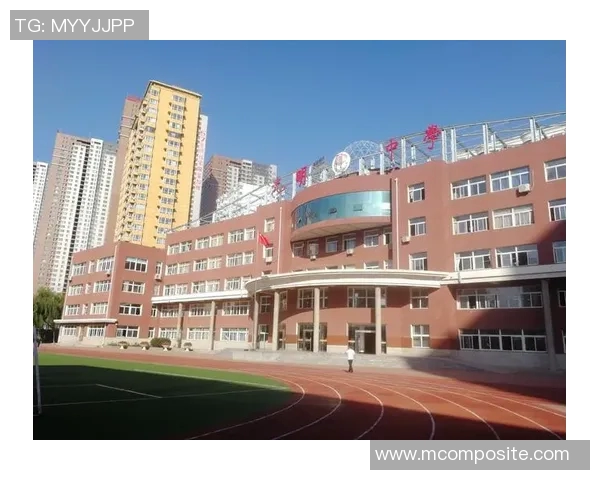 祝铭震：从青涩少年到电竞明星的成长之路与奋斗历程